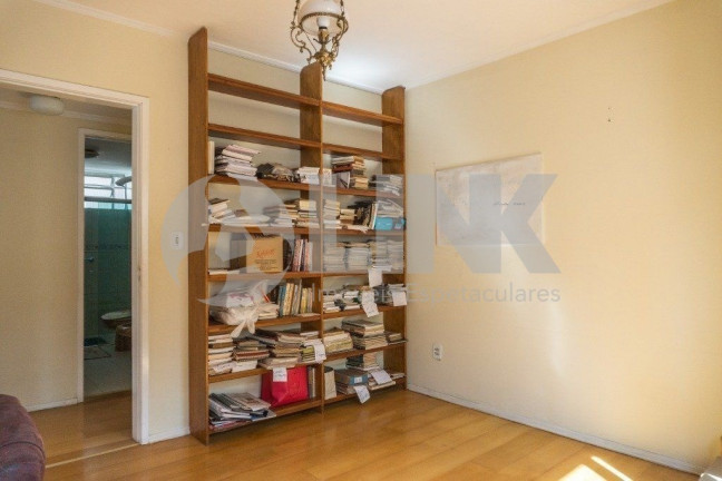 Imagem Casa com 5 Quartos à Venda, 297 m² em Chácara Das Pedras - Porto Alegre Imagem Casa com 5 Quartos à Venda, 297 m² em Chácara Das Pedras - Porto Alegre