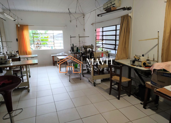 Imagem Casa com 3 Quartos à Venda, 211 m² em Iririú - Joinville Imagem Casa com 3 Quartos à Venda, 211 m² em Iririú - Joinville