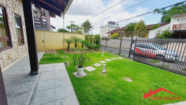 Imagem Casa com 3 Quartos à Venda, 286 m² em Costa E Silva - Joinville Imagem Casa com 3 Quartos à Venda, 286 m² em Costa E Silva - Joinville