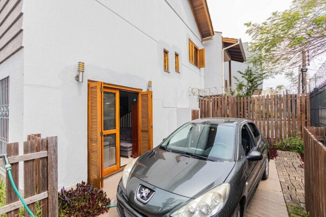 Imagem Casa de Condomínio com 3 Quartos à Venda, 168 m² em Santo Antônio - Porto Alegre Imagem Casa de Condomínio com 3 Quartos à Venda, 168 m² em Santo Antônio - Porto Alegre