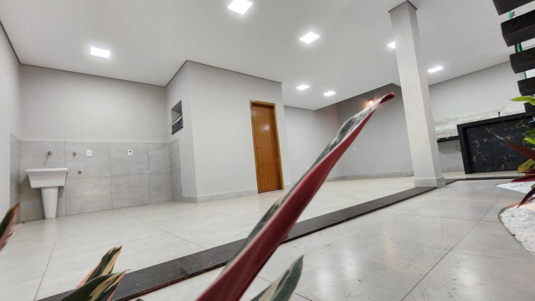 Casa com 3 Quartos à Venda, 157 m² em Botucatu