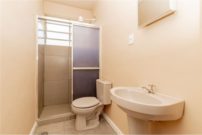 Imagem Imóvel com 2 Quartos à Venda,  em Passo Da Areia - Porto Alegre