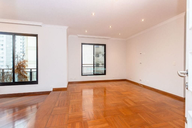 Imagem Apartamento com 3 Quartos à Venda, 205 m² em Itaim Bibi - São Paulo