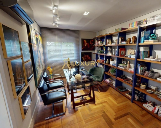 Imagem Imóvel com 4 Quartos à Venda, 246 m² em Santo Antônio - Belo Horizonte Imagem Imóvel com 4 Quartos à Venda, 246 m² em Santo Antônio - Belo Horizonte