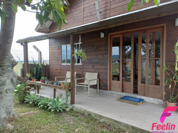 Imagem Casa com 3 Quartos à Venda, 250 m² em Carianos - Florianópolis Imagem Casa com 3 Quartos à Venda, 250 m² em Carianos - Florianópolis