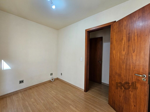 Imagem Imóvel com 2 Quartos à Venda, em Auxiliadora - Porto Alegre Imagem Imóvel com 2 Quartos à Venda, em Auxiliadora - Porto Alegre