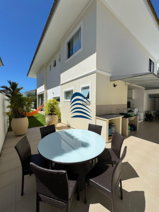 Imagem Casa com 5 Quartos à Venda, 280 m² em Buraquinho - Lauro De Freitas Imagem Casa com 5 Quartos à Venda, 280 m² em Buraquinho - Lauro De Freitas