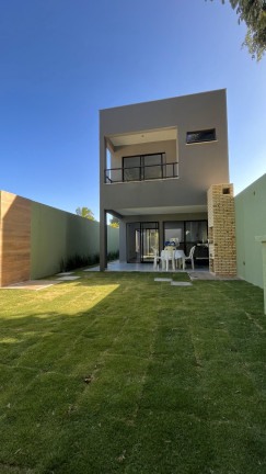 Imagem Casa com 3 Quartos à Venda, 140 m² em Pires Façanha - Eusébio Imagem Casa com 3 Quartos à Venda, 140 m² em Pires Façanha - Eusébio