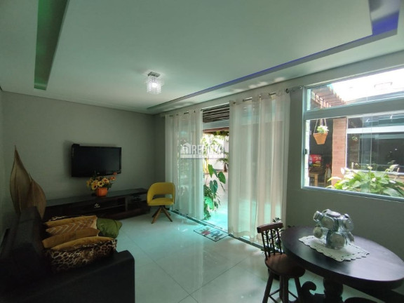 Imagem Casa com 2 Quartos à Venda, 300 m² em Bom Retiro - Uberaba Imagem Casa com 2 Quartos à Venda, 300 m² em Bom Retiro - Uberaba