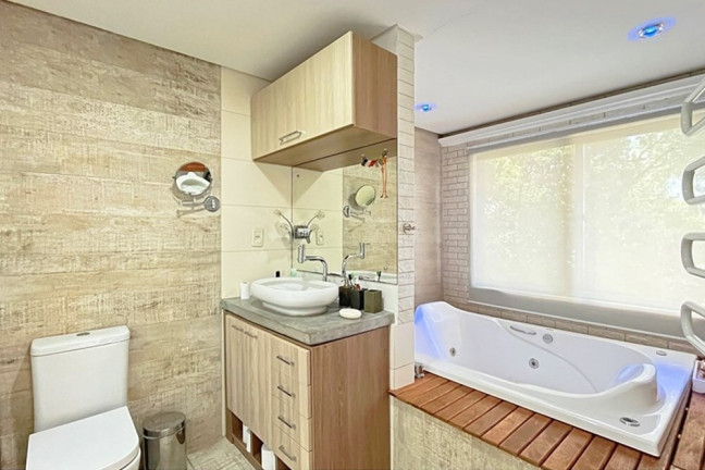 Imagem Casa com 3 Quartos à Venda, 395 m² em Espírito Santo - Porto Alegre Imagem Casa com 3 Quartos à Venda, 395 m² em Espírito Santo - Porto Alegre