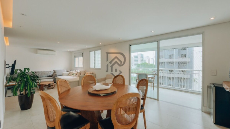 Apartamento com 3 Quartos à Venda, 143 m² em Moema - São Paulo