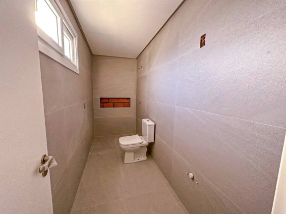 Imagem Casa com 4 Quartos à Venda, em Vila Nova - Porto Alegre Imagem Casa com 4 Quartos à Venda, em Vila Nova - Porto Alegre