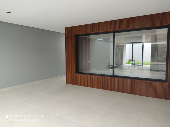 Imagem Imóvel com 3 Quartos à Venda, 184 m² em Saguaçu - Joinville