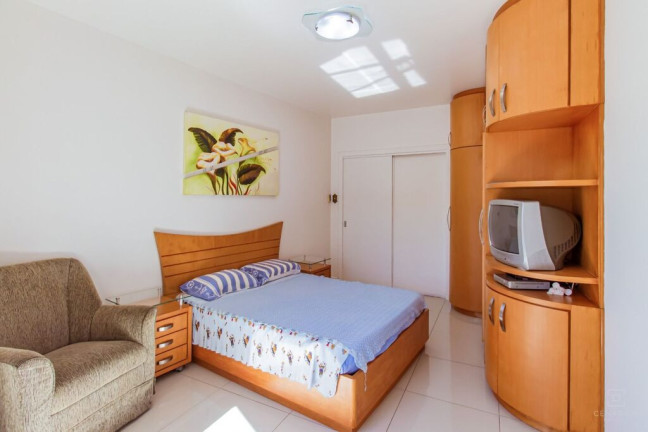 Imagem Casa com 6 Quartos à Venda, 600 m² em Passa Vinte - Palhoça Imagem Casa com 6 Quartos à Venda, 600 m² em Passa Vinte - Palhoça