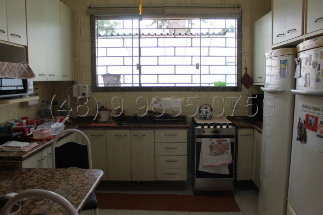 Imagem Casa com 3 Quartos à Venda, 360 m² em Trindade - Florianópolis
