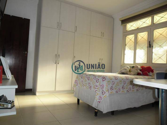 Imagem Casa com 3 Quartos à Venda, 220 m² em Santa Rosa - Niterói