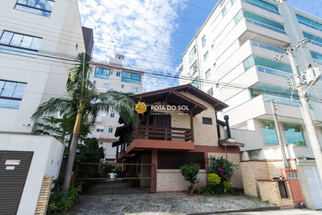 Imagem Sobrado com 3 Quartos à Venda, 79 m² em Bombas - Bombinhas Imagem Sobrado com 3 Quartos à Venda, 79 m² em Bombas - Bombinhas