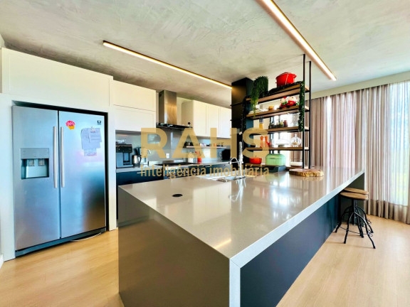 Imagem Casa com 3 Quartos à Venda, 294 m² em América - Joinville Imagem Casa com 3 Quartos à Venda, 294 m² em América - Joinville