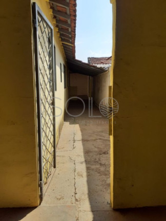 Imagem Casa com 2 Quartos à Venda, 200 m² em Jardim Roberto Selmi Dei - Araraquara Imagem Casa com 2 Quartos à Venda, 200 m² em Jardim Roberto Selmi Dei - Araraquara