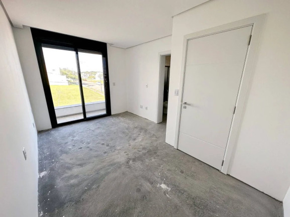 Imagem Casa com 3 Quartos à Venda, em Vila Nova - Porto Alegre Imagem Casa com 3 Quartos à Venda, em Vila Nova - Porto Alegre