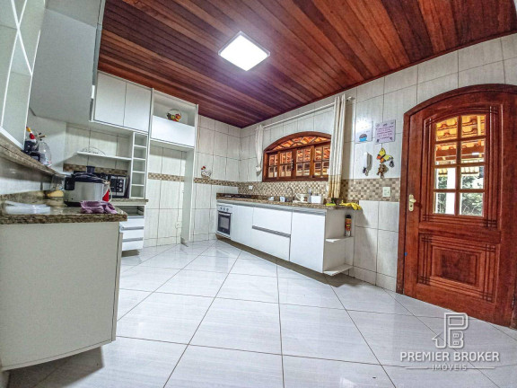 Imagem Casa com 3 Quartos à Venda, 250 m² em Pessegueiros - Teresópolis Imagem Casa com 3 Quartos à Venda, 250 m² em Pessegueiros - Teresópolis