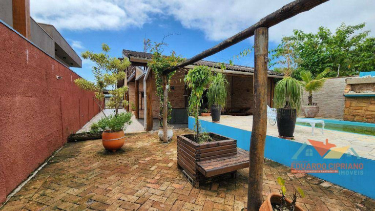 Imagem Casa com 4 Quartos à Venda, 239 m² em Massaguaçu - Caraguatatuba