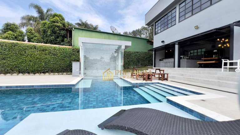 Imagem Casa com 7 Quartos à Venda, 400 m² em Pouso Alegre - Santa Isabel