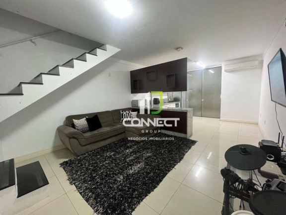 Sobrado com 3 Quartos à Venda, 109 m² em Ressacada - Itajaí