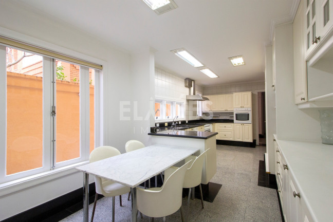 Imagem Sobrado com 3 Quartos à Venda, 568 m² em Jardim Guedala - São Paulo Imagem Sobrado com 3 Quartos à Venda, 568 m² em Jardim Guedala - São Paulo
