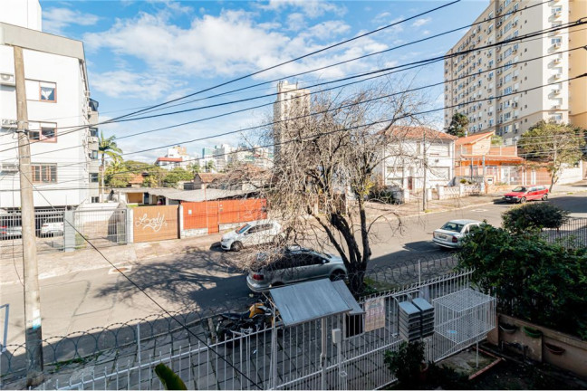 Imagem Imóvel com 1 Quarto à Venda,  em Passo Da Areia - Porto Alegre