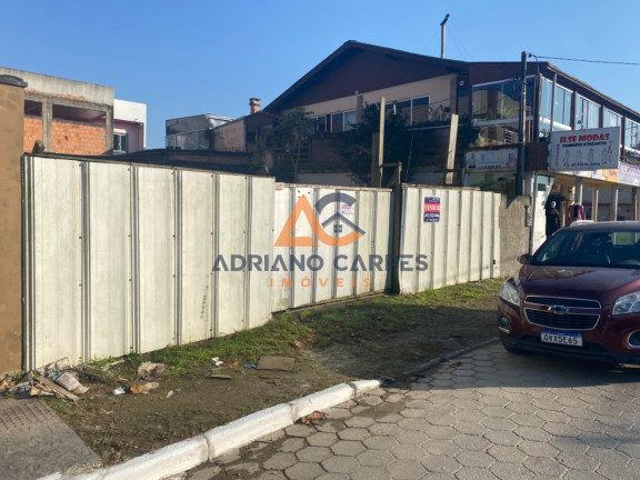 Terreno à Venda, 240 m² em Espinheiros - Itajaí