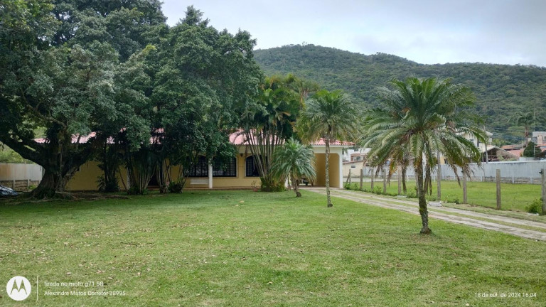 Imagem Casa com 8 Quartos para Alugar,  em Cachoeira Do Bom Jesus - Florianópolis
