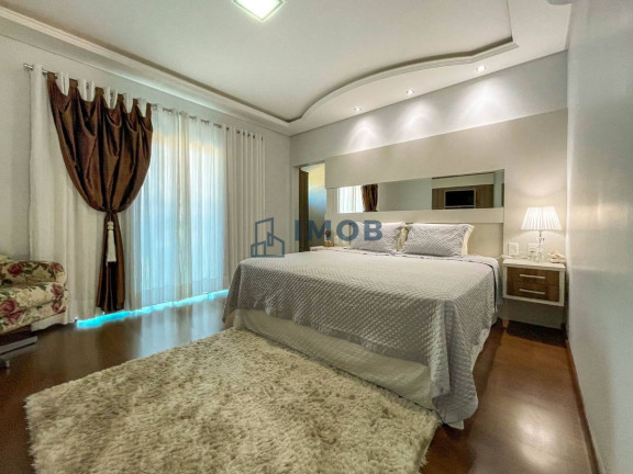 Casa com 3 Quartos à Venda, 220 m² em Centro - Guaramirim