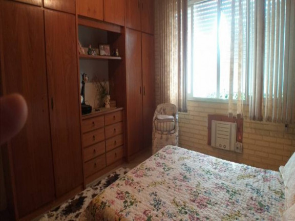 Imagem Casa com 3 Quartos à Venda, 218 m² em Chácara Das Pedras - Porto Alegre Imagem Casa com 3 Quartos à Venda, 218 m² em Chácara Das Pedras - Porto Alegre