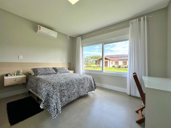 Imagem Casa com 4 Quartos à Venda, 206 m² em Atlantida Sul - Capao Da Canoa Imagem Casa com 4 Quartos à Venda, 206 m² em Atlantida Sul - Capao Da Canoa
