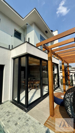 Imagem Casa de Condomínio com 4 Quartos à Venda, 250 m² em Botujuru - Mogi Das Cruzes Imagem Casa de Condomínio com 4 Quartos à Venda, 250 m² em Botujuru - Mogi Das Cruzes