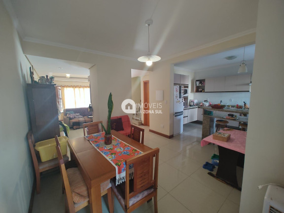 Imagem Casa com 3 Quartos à Venda, 168 m²
