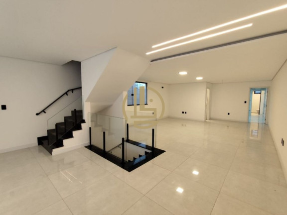 Imagem Sobrado com 3 Quartos à Venda, 280 m² em Embaré - Santos Imagem Sobrado com 3 Quartos à Venda, 280 m² em Embaré - Santos