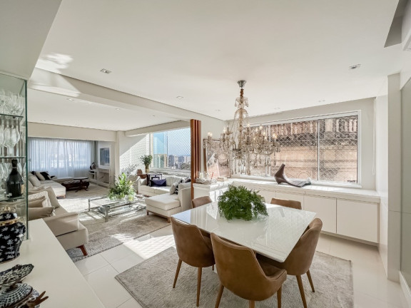 Imagem Apartamento com 3 Quartos à Venda, 140 m² em Centro Histórico - Porto Alegre Imagem Apartamento com 3 Quartos à Venda, 140 m² em Centro Histórico - Porto Alegre