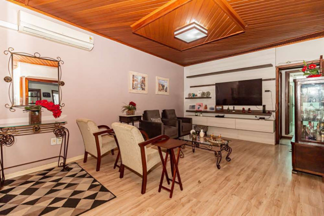 Imagem Apartamento com 3 Quartos à Venda, 100 m² em Petrópolis - Porto Alegre Imagem Apartamento com 3 Quartos à Venda, 100 m² em Petrópolis - Porto Alegre