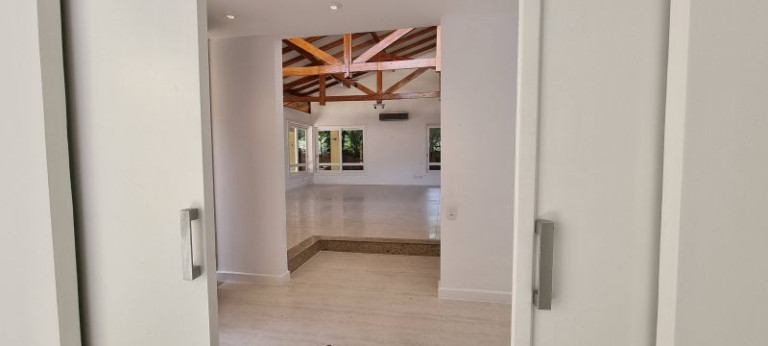 Imagem Casa com 5 Quartos para Alugar, 1.095 m² em Barra Da Tijuca - Rio De Janeiro