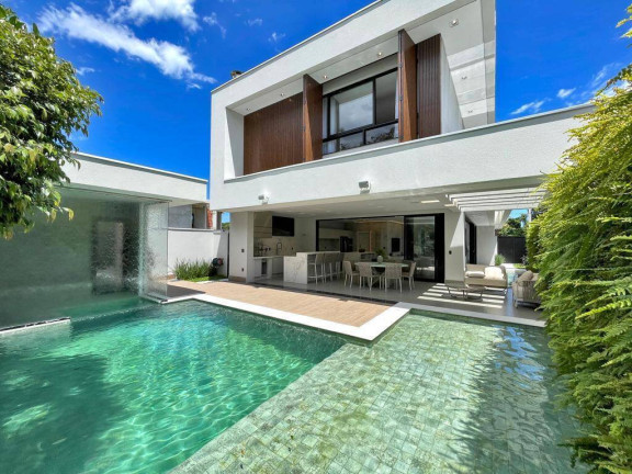 Casa com 5 Quartos à Venda,  em Bertioga - Bertioga