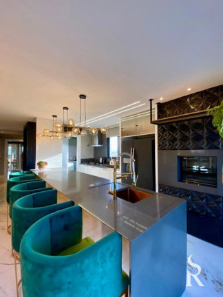 Imagem Apartamento com 3 Quartos para Alugar, 130 m² em Centro - Balneário Camboriú