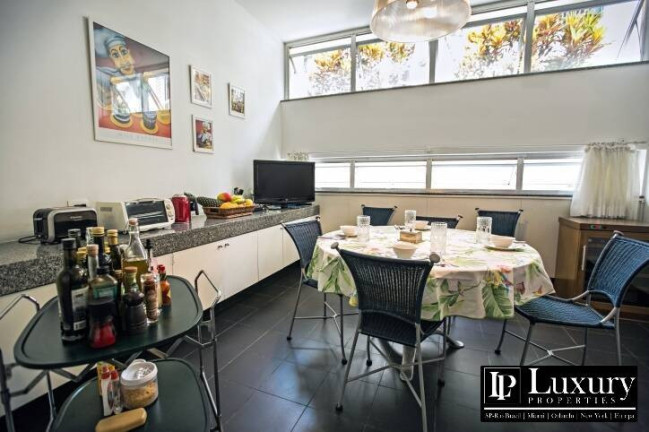 Imagem Casa com 5 Quartos à Venda, 904 m² em Jardim Europa - São Paulo Imagem Casa com 5 Quartos à Venda, 904 m² em Jardim Europa - São Paulo