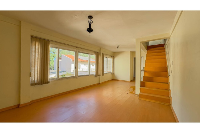Imagem Casa com 4 Quartos à Venda, em Petrópolis - Porto Alegre Imagem Casa com 4 Quartos à Venda, em Petrópolis - Porto Alegre
