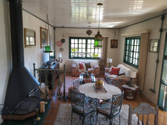 Imagem Casa com 4 Quartos à Venda, 330 m² em Campista - Campos Do Jordão Imagem Casa com 4 Quartos à Venda, 330 m² em Campista - Campos Do Jordão