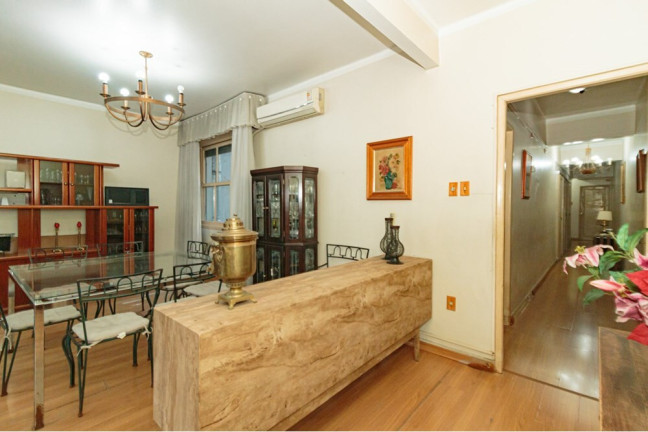 Imagem Imóvel com 3 Quartos à Venda, 144 m² em Rio Branco - Porto Alegre Imagem Imóvel com 3 Quartos à Venda, 144 m² em Rio Branco - Porto Alegre