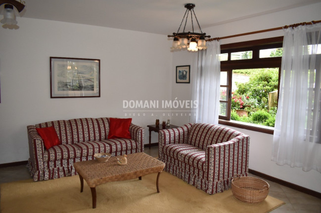 Imagem Casa com 4 Quartos à Venda, 205 m² em Região Do Alto Do Capivari - Campos Do Jordão Imagem Casa com 4 Quartos à Venda, 205 m² em Região Do Alto Do Capivari - Campos Do Jordão