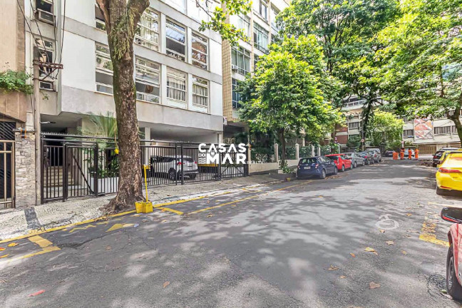 Imagem Imóvel com 2 Quartos à Venda, 80 m² em Copacabana - Rio De Janeiro Imagem Imóvel com 2 Quartos à Venda, 80 m² em Copacabana - Rio De Janeiro