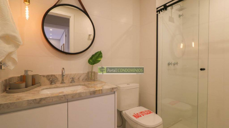 Imagem Apartamento com 2 Quartos à Venda, 72 m² em Cabral - Curitiba
